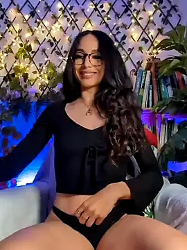 Snapshot of Naughty-Jessie chatting on 12-20-24, 01:03 Naughty-Jessie online show from 12-20-24, 01:03