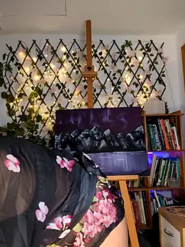 Snapshot of Naughty-Jessie chatting on 03-05-25, 12:38 Naughty-Jessie online show from 03-05-25, 12:38