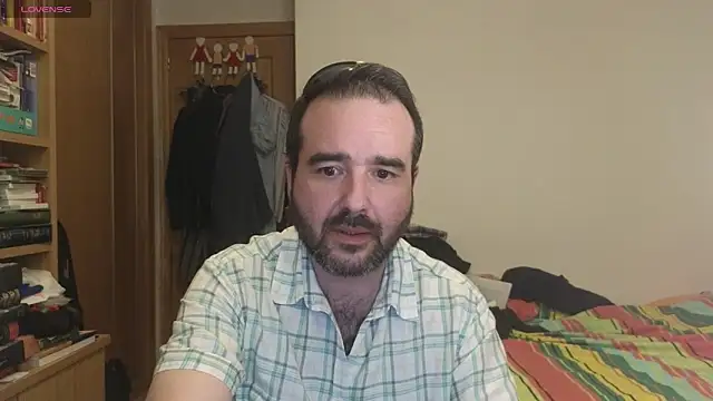 curiosillo83 online show from 09-22-25, 05:26