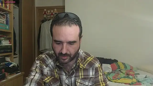 curiosillo83 online show from 10-03-25, 01:41