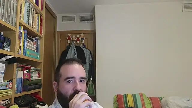 curiosillo83 online show from 07-28-26, 06:20