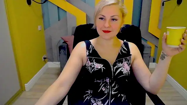 Snapshot of Candy_Long chatting on 12-03-24, 10:17 Candy Long online show from 12-03-24, 10:17
