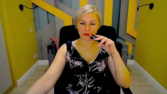 Snapshot of Candy_Long chatting on 12-03-24, 11:57 Candy Long online show from 12-03-24, 11:57