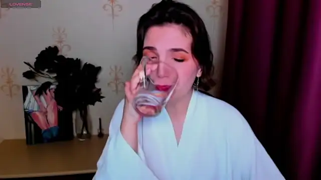 KindHazelHere  online show from 09-27-25, 08:14