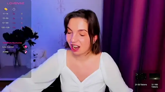 Snapshot of KindHazelHere_ chatting on 12-16-25, 03:44 KindHazelHere online show from 12-16-25, 03:44