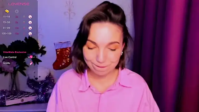 Snapshot of KindHazelHere_ chatting on 12-22-25, 06:21 KindHazelHere online show from 12-22-25, 06:21