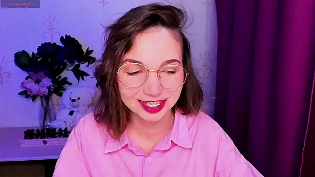 Snapshot of KindHazelHere_ chatting on 02-11-26, 07:41 KindHazelHere online show from 02-11-26, 07:41