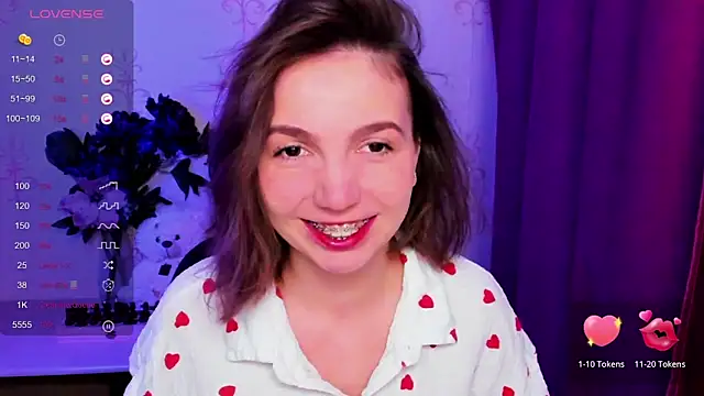 Snapshot of KindHazelHere_ chatting on 02-13-26, 10:17 KindHazelHere online show from 02-13-26, 10:17