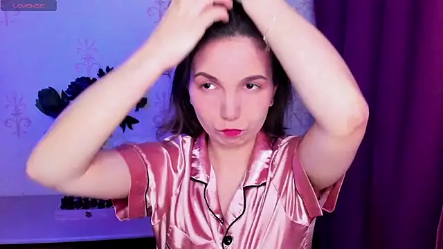 Snapshot of KindHazelHere_ chatting on 02-18-26, 06:26 KindHazelHere online show from 02-18-26, 06:26