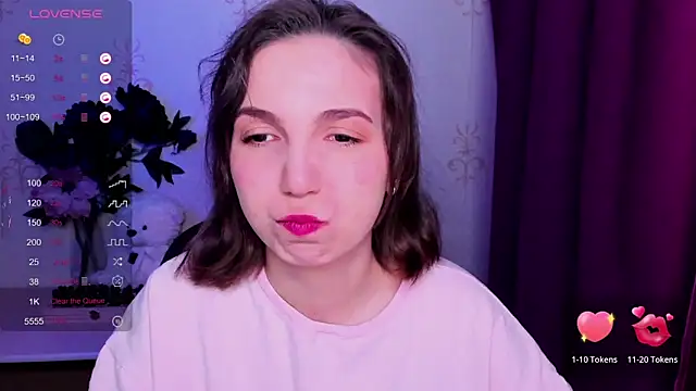 Snapshot of KindHazelHere_ chatting on 02-21-26, 10:33 KindHazelHere online show from 02-21-26, 10:33