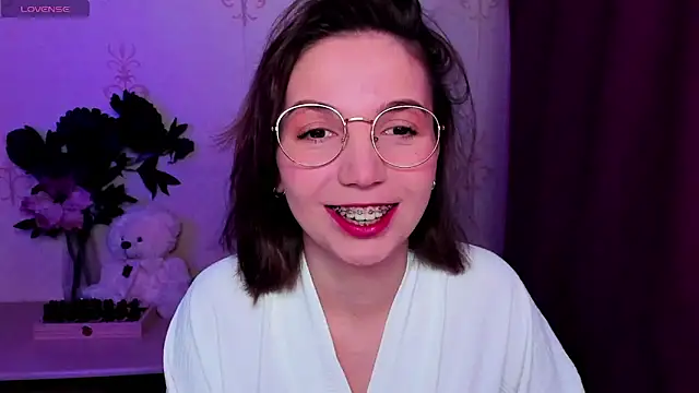 Snapshot of KindHazelHere_ chatting on 03-01-26, 12:12 KindHazelHere online show from 03-01-26, 12:12