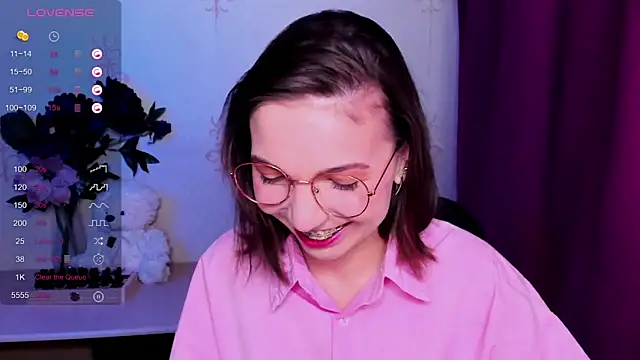 Snapshot of KindHazelHere_ chatting on 03-08-26, 08:23 KindHazelHere online show from 03-08-26, 08:23