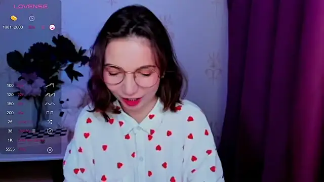 KindHazelHere  online show from 04-19-26, 06:10