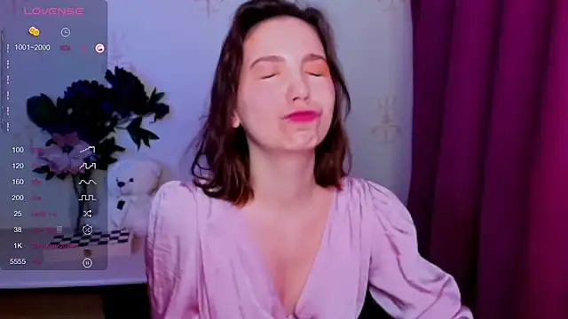 KindHazelHere  online show from 04-21-26, 06:09