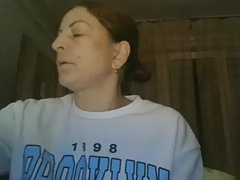 Snapshot of ShawnaAdams chatting on 02-28-25, 04:53 ShawnaAdams online show from 02-28-25, 04:53