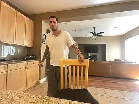 Snapshot of Bwcjoshbanks chatting on 09-13-25, 06:29 Bwcjoshbanks online show from 09-13-25, 06:29