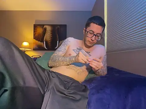 Snapshot of Bwcjoshbanks chatting on 09-26-25, 06:45 Bwcjoshbanks online show from 09-26-25, 06:45