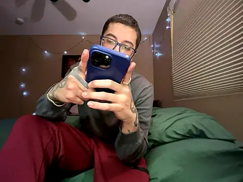 Snapshot of Bwcjoshbanks chatting on 11-24-25, 03:17 Bwcjoshbanks online show from 11-24-25, 03:17