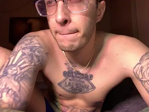 Snapshot of Bwcjoshbanks chatting on 03-04-26, 04:40 Bwcjoshbanks online show from 03-04-26, 04:40