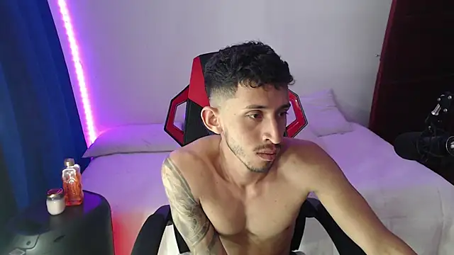 Snapshot of stevenSEX123 chatting on 12-29-24, 11:08 stevenSEX123 online show from 12-29-24, 11:08