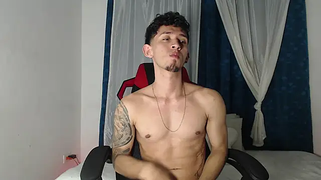 Snapshot of stevenSEX123 chatting on 11-13-25, 05:39 stevenSEX123 online show from 11-13-25, 05:39