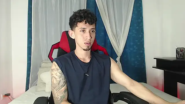 Snapshot of stevenSEX123 chatting on 11-16-25, 10:26 stevenSEX123 online show from 11-16-25, 10:26