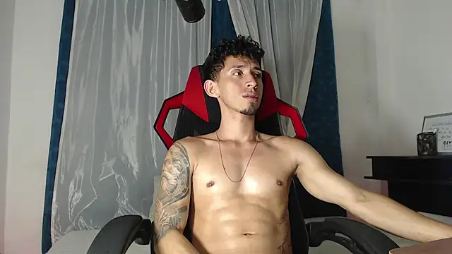 Snapshot of stevenSEX123 chatting on 11-21-25, 03:38 stevenSEX123 online show from 11-21-25, 03:38