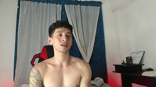 Snapshot of stevenSEX123 chatting on 02-12-26, 04:40 stevenSEX123 online show from 02-12-26, 04:40