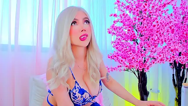 Snapshot of Sophi_Jonnes chatting on 02-11-26, 11:59 Sophi Jonnes online show from 02-11-26, 11:59