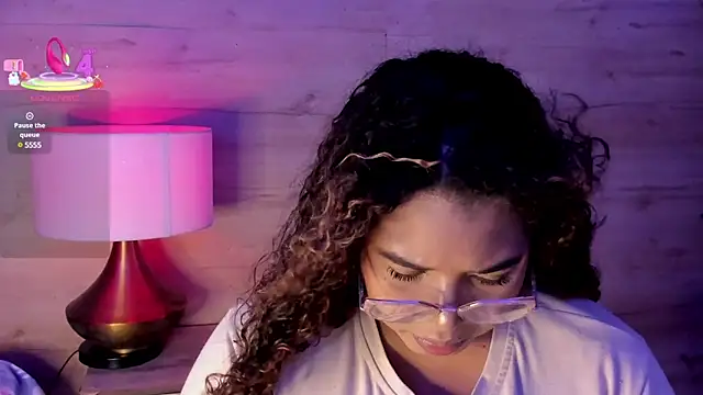  nickypurple  online show from 03-21-25, 12:06