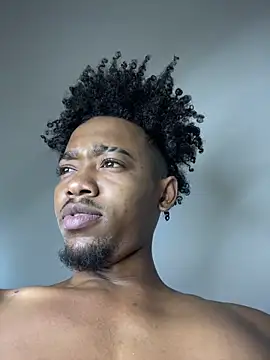 Snapshot of matatanlove chatting on 10-05-25, 03:05 matatanlove online show from 10-05-25, 03:05