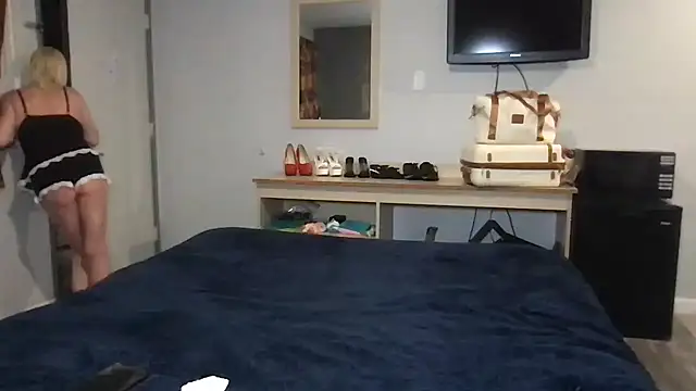 TiffaneyLove online show from 02-27-26, 12:32