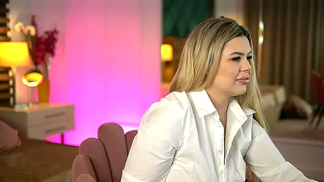 SophieBoobsX online show from 11-17-25, 05:35