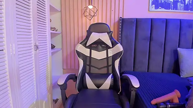 ashlye miller  online show from 01-15-26, 04:39