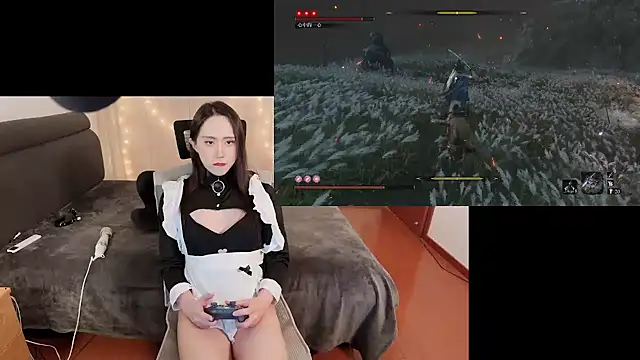 Snapshot of liliwang03 chatting on 12-29-24, 04:40 liliwang03 online show from 12-29-24, 04:40