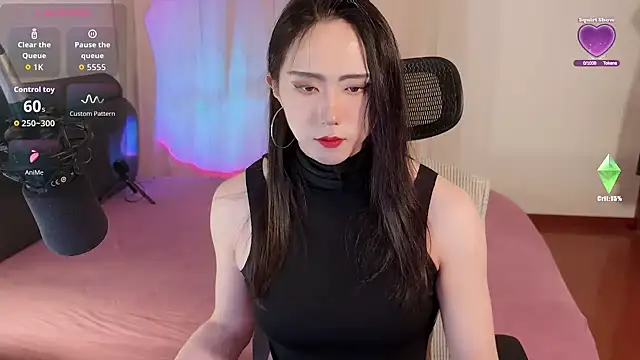 Snapshot of liliwang03 chatting on 10-27-25, 01:04 liliwang03 online show from 10-27-25, 01:04