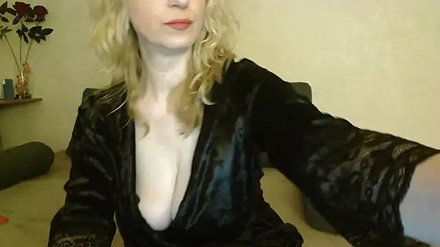 Snapshot of Natasha_Nannette chatting on 11-21-25, 07:34 Natasha Nannette online show from 11-21-25, 07:34