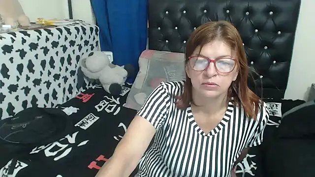 jellyfishhot online show from 11-04-25, 06:07