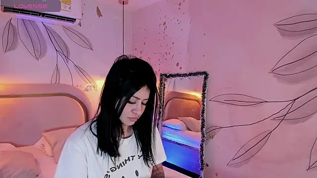 Snapshot of JESYSOZ23_ chatting on 01-17-25, 03:45 JESYSOZ23 online show from 01-17-25, 03:45