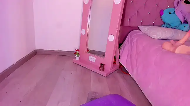 Snapshot of isa_red_hair chatting on 02-07-25, 07:29 isa red hair online show from 02-07-25, 07:29