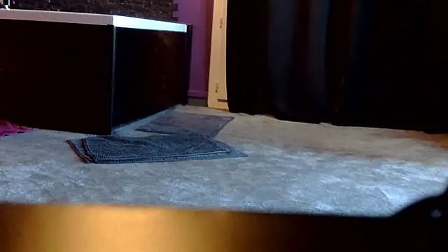 Snapshot of feline27 chatting on 01-10-26, 09:22 feline27 online show from 01-10-26, 09:22