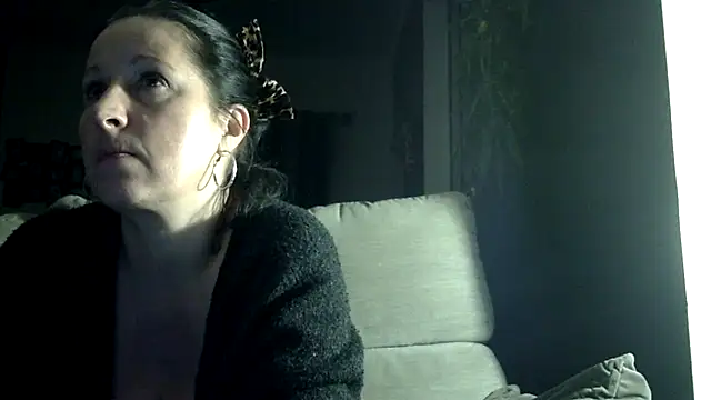 Snapshot of feline27 chatting on 01-14-26, 08:58 feline27 online show from 01-14-26, 08:58