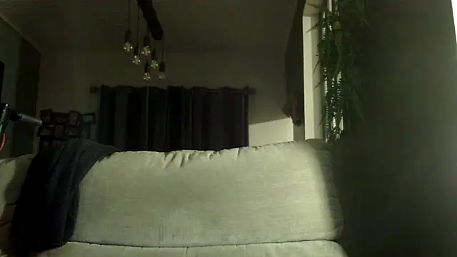 Snapshot of feline27 chatting on 03-13-26, 09:32 feline27 online show from 03-13-26, 09:32