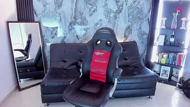 Nanami 19 online show from 03-12-26, 05:52