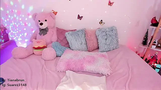 Snapshot of Zara_uwu_ chatting on 03-06-25, 02:51 Zara uwu online show from 03-06-25, 02:51