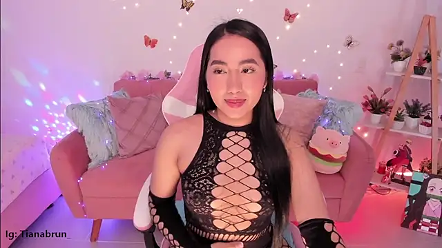 Snapshot of Zara_uwu_ chatting on 09-14-25, 10:25 Zara uwu online show from 09-14-25, 10:25