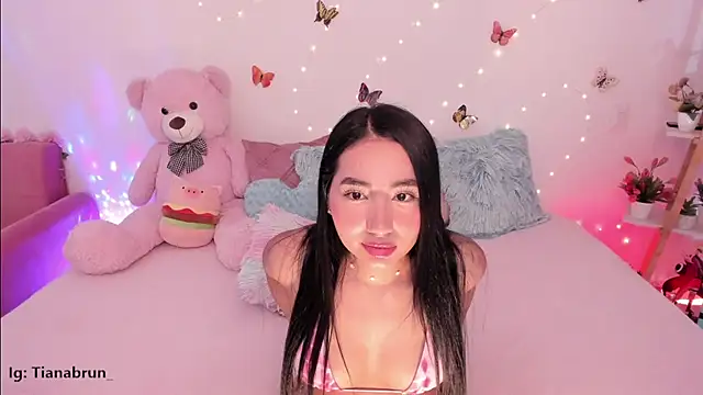 Snapshot of Zara_uwu_ chatting on 11-21-25, 11:53 Zara uwu online show from 11-21-25, 11:53