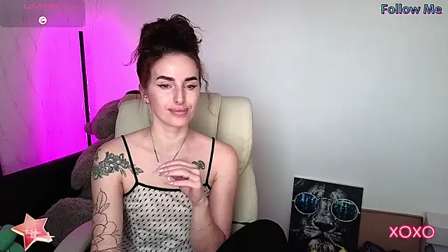 xx adrihanna xx online show from 02-05-25, 01:00