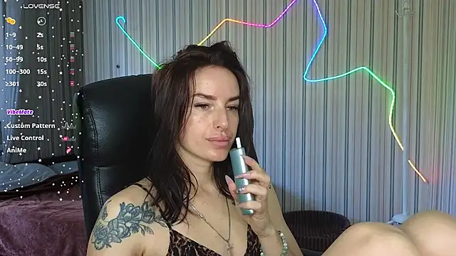 Snapshot of xx_adrihanna_xx chatting on 07-17-26, 06:53 xx adrihanna xx online show from 07-17-26, 06:53