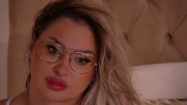 Denisse Perry online show from 07-18-26, 11:30